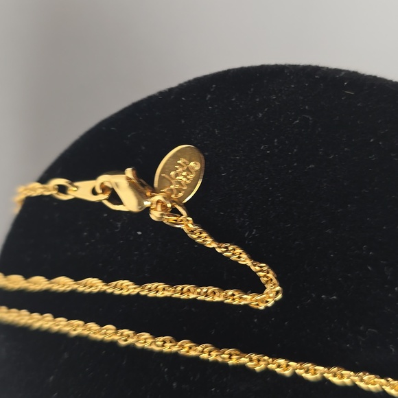 Joan Rivers Egg Necklace - Picture 3 of 3